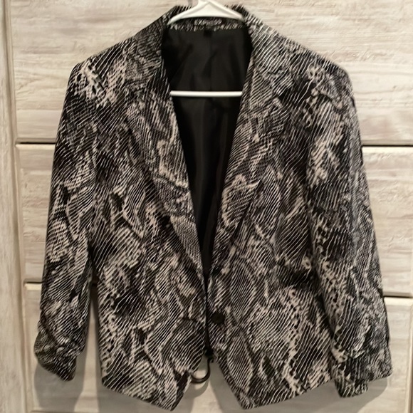 Express Collection Python Print Blazer - Picture 3 of 6